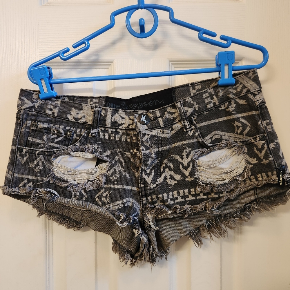 One teaspoon shorts size 28